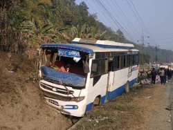 हेटौंडा १९ सान्नानीटारमा बस दुर्घटना, ११ जना घाइते 